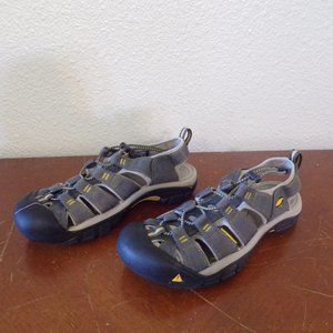 🍉 Keen Waterproof Gray Closed-toe Sandal Shoes